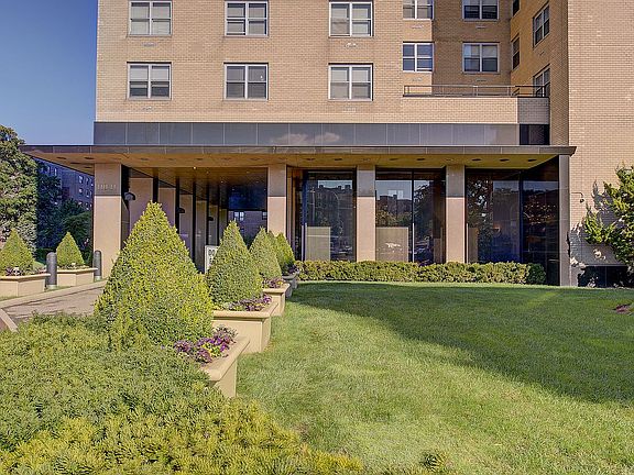3rd image of 110-11 Queens Blvd APT 33B