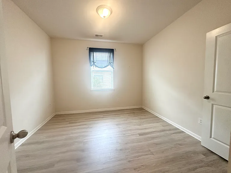 567 Hay Hill Ln — Photo 13