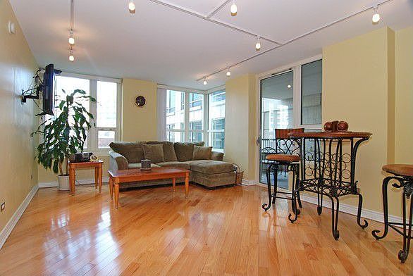 1st image of 345 N La Salle Dr APT 403