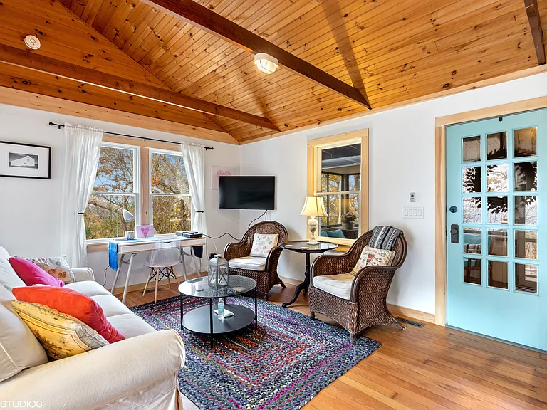 24 Cliff Way — Photo 7