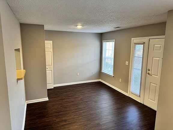 5th image of 1620 Hope Ln #107