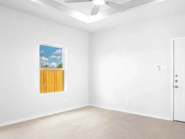 504 N Emerald Ave #1 — Photo 9