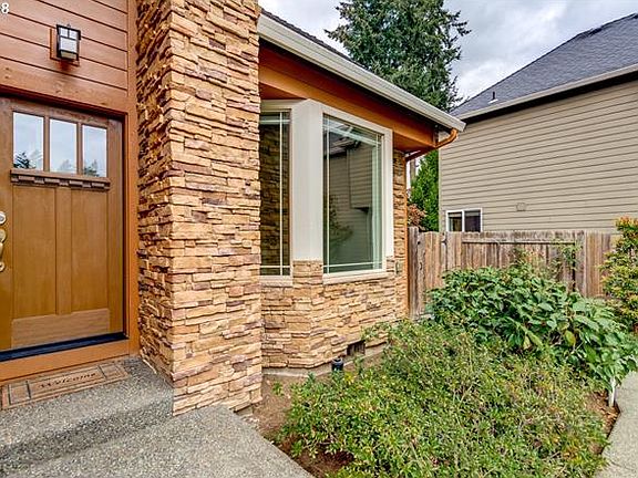 5th image of 2414 NE 182nd Ct