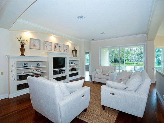 5th image of 35 Arbor Oaks Dr