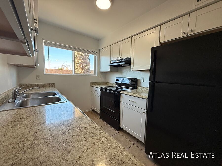 1st image of 1045 E University Dr APT 101