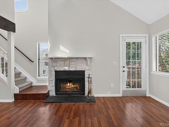 5th image of 982 S Dearborn Way #10