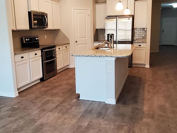 3rd image of 6179 Lavaca Dr