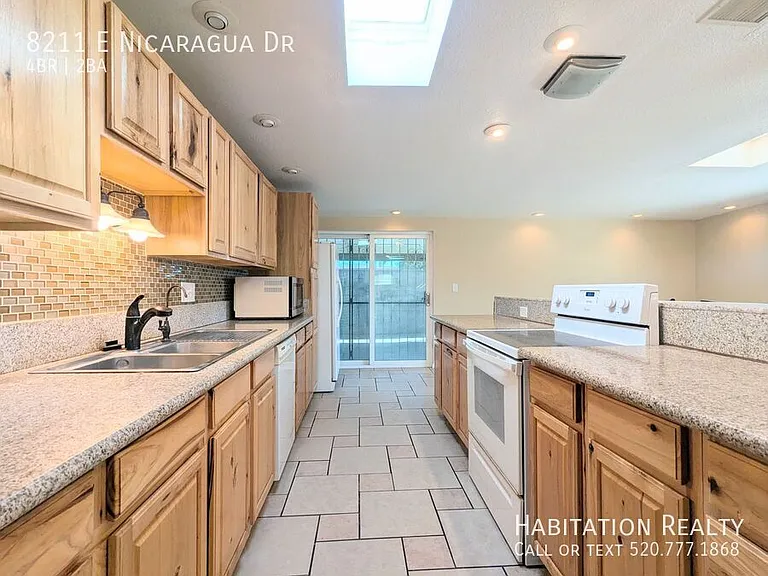 8211 E Nicaragua Dr — Photo 2