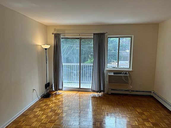 3rd image of 7627 113th St #2