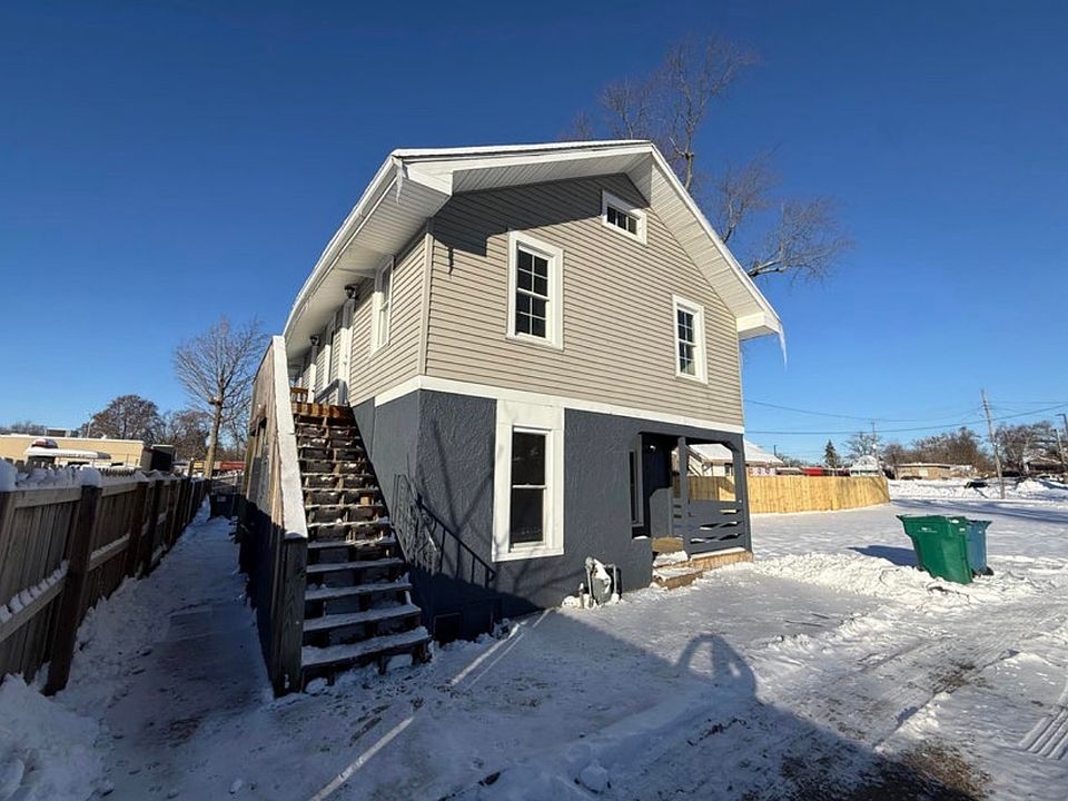 1st image of 10 Richards Pl #3