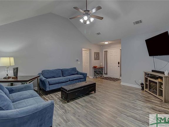3rd image of 25 Hidden Creek Dr