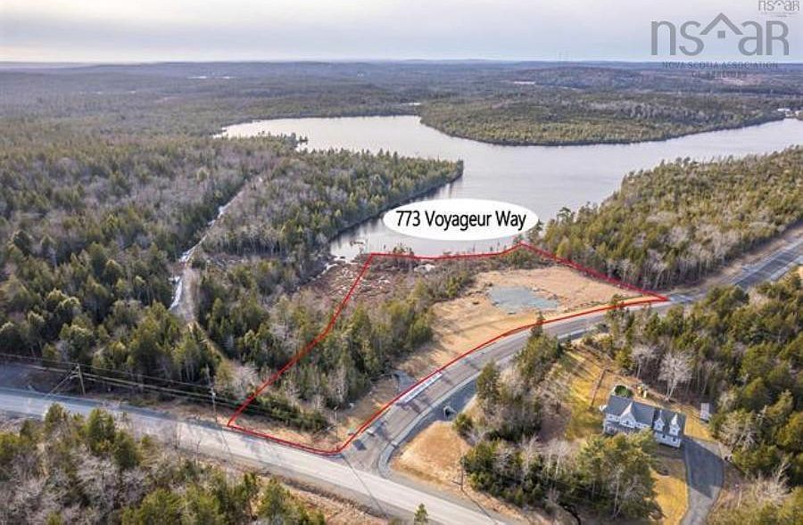 1st image of 773 Voyageur Way