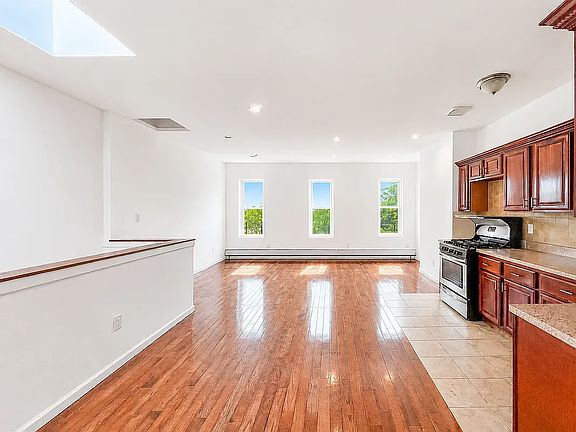 3rd image of 120A Covert St #2B