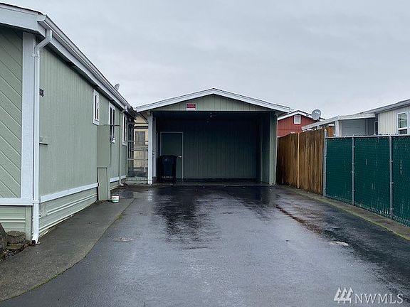 3rd image of 9808 Chandler St S
