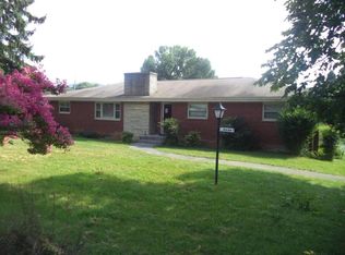 6055 Cove Rd, Roanoke, VA 24019