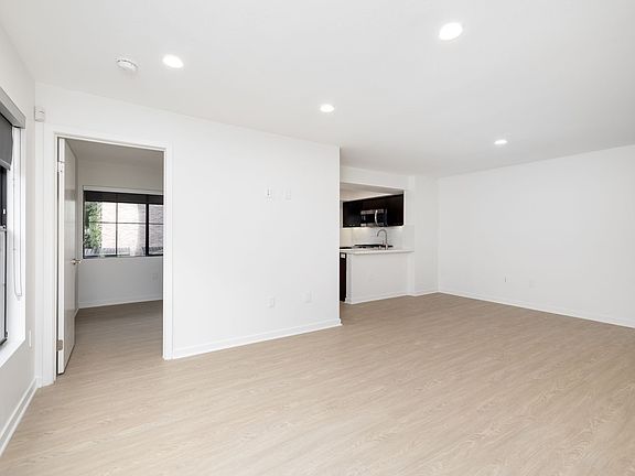 4th image of 10750 Missouri Ave #612