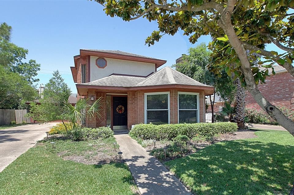 1st image of 2106 Hickory Lawn Dr