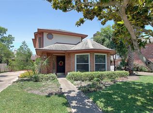 2106 Hickory Lawn Dr, Houston, TX 77077