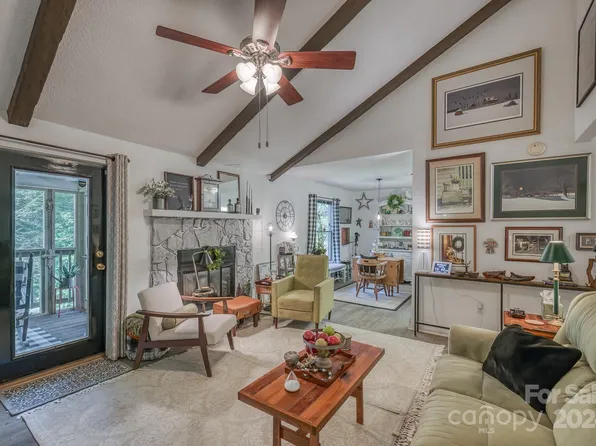 651 Overlook Dr, Spruce Pine, NC 28777