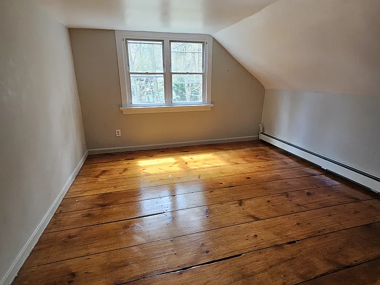 300 W Elm St — Photo 9