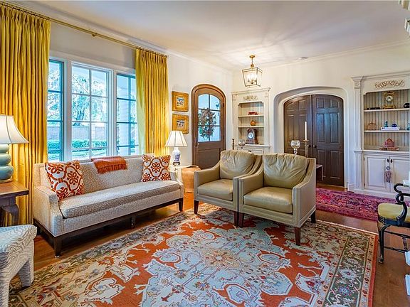 5th image of 665 Penn Pl