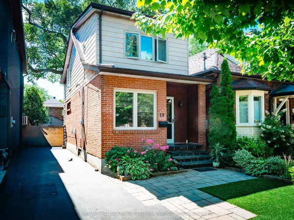 19 Harshaw Ave, Toronto, ON M6S 1X9