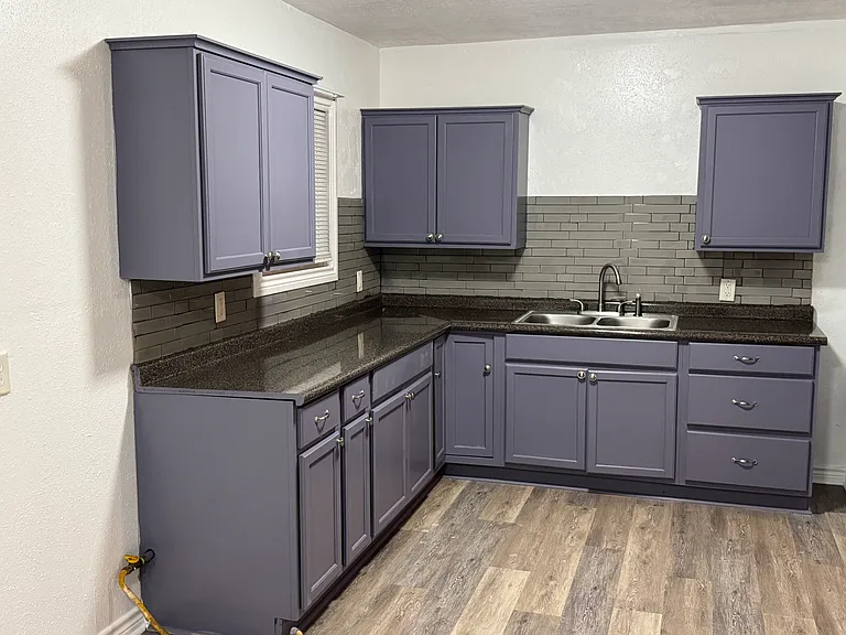 3016 Bolivar St — Photo 3