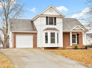 1305 Wennona Dr, Clarksville, TN 37042