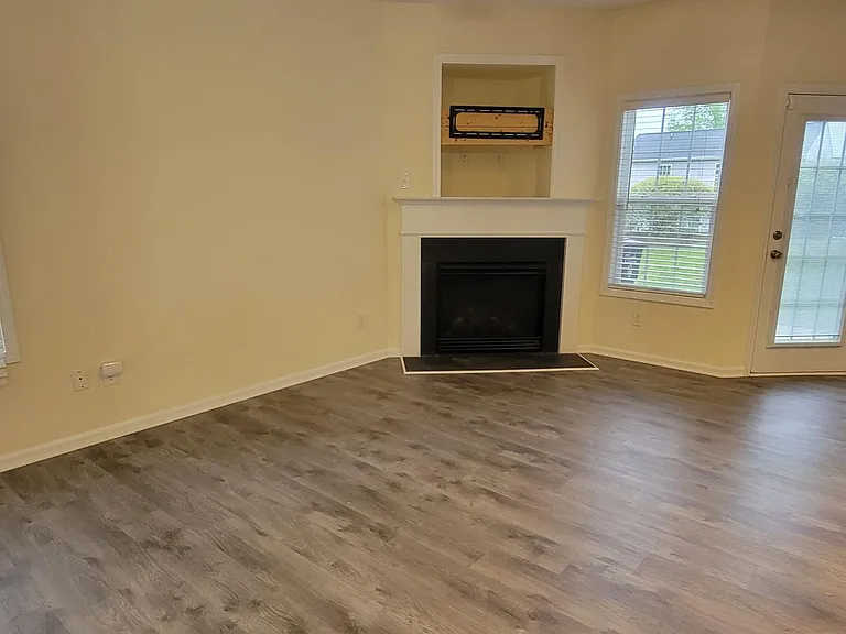 9708 Walkers Glen Dr — Photo 6