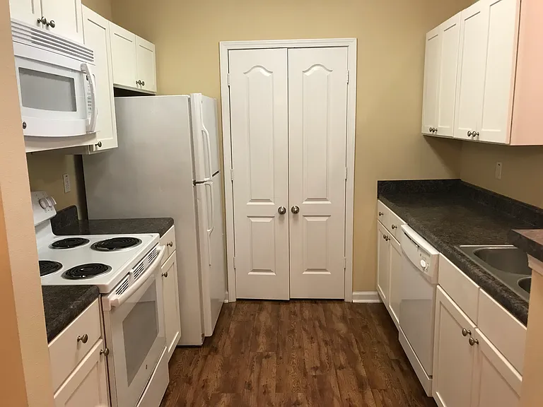 Arbor View Apartments — Photo 30