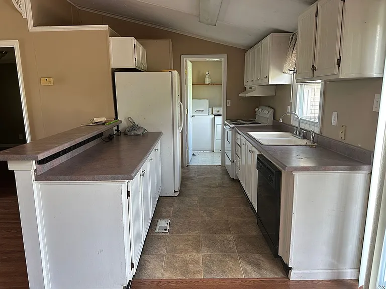 955 Beaver Dr — Photo 4