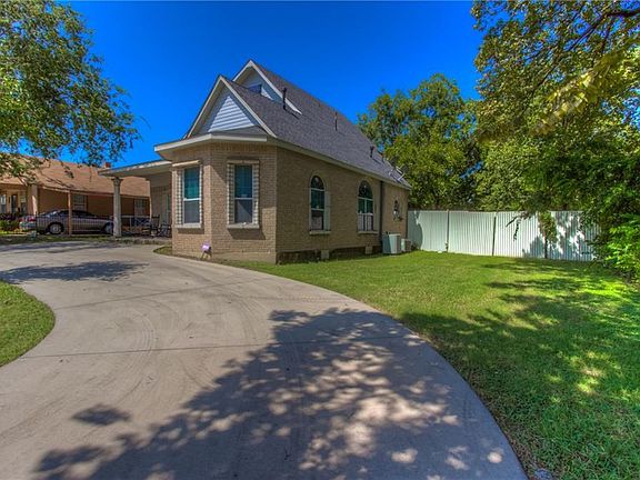2nd image of 2521 Columbus Ave