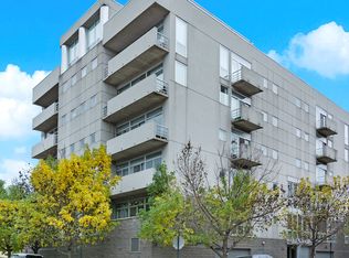 1035 W Huron St APT 401, Chicago, IL 60642