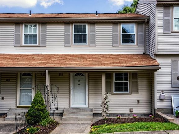 2nd image of 404 Parkwood Dr