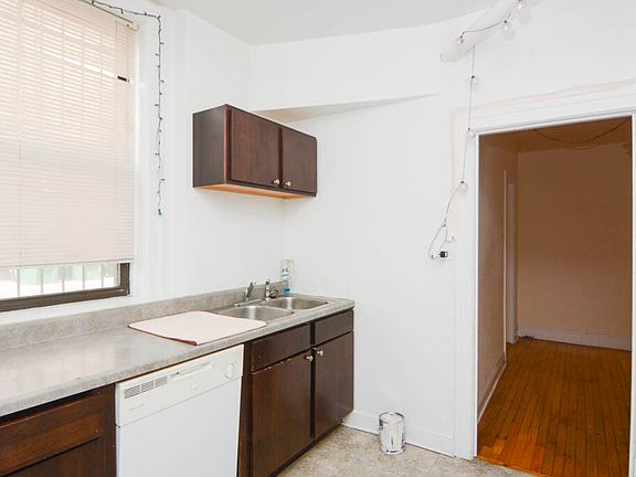3rd image of 2338 N Spaulding Ave Unit I