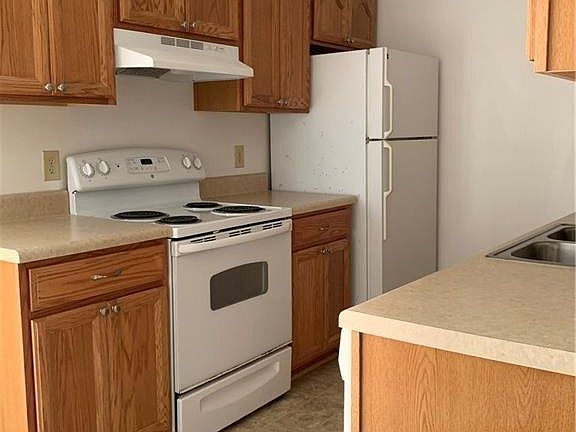 4th image of 1033 Still Harbor Cir