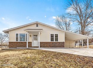906 Ihler Rd, Jefferson City, MO 65109