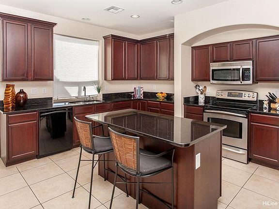 3rd image of 2943 E Quiet Hollow Ln