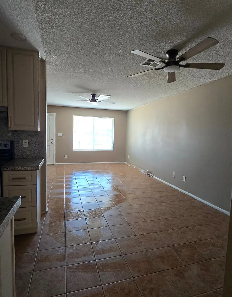 3 bed, 1075 sqft, $1,895 — Photo 3