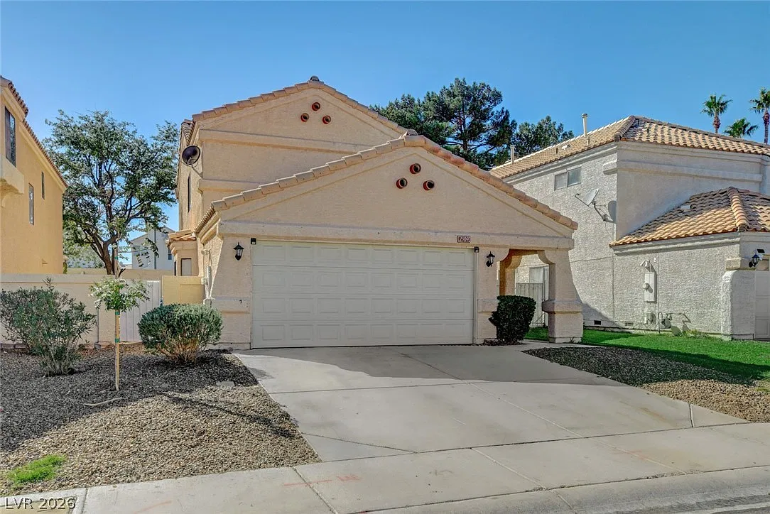 3 bed, 2.5 bath, 1629 sqft, $2,050 — Photo 2