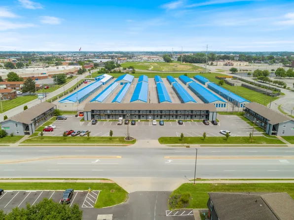 Flats at Greentree, 1632 Greentree Blvd #755c76c26, Clarksville, IN 47129