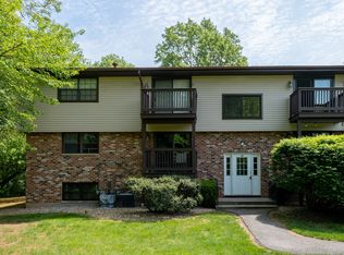 18 Surrey Dr #B5, Newington, CT 06111