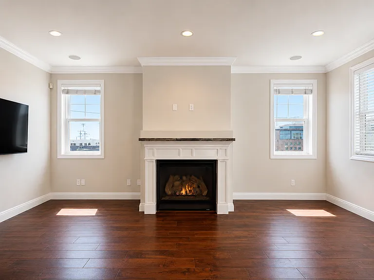 7718 Ivanhoe Ave — Photo 5