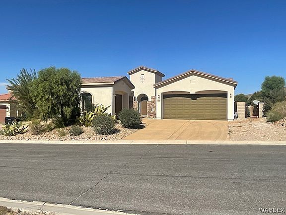 2nd image of 3119 Esmerelda Drive
