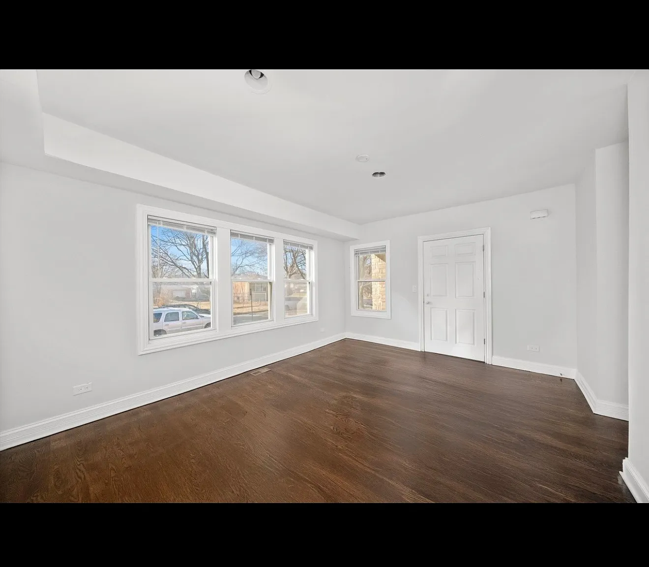 1250 W 111th Pl — Photo 2