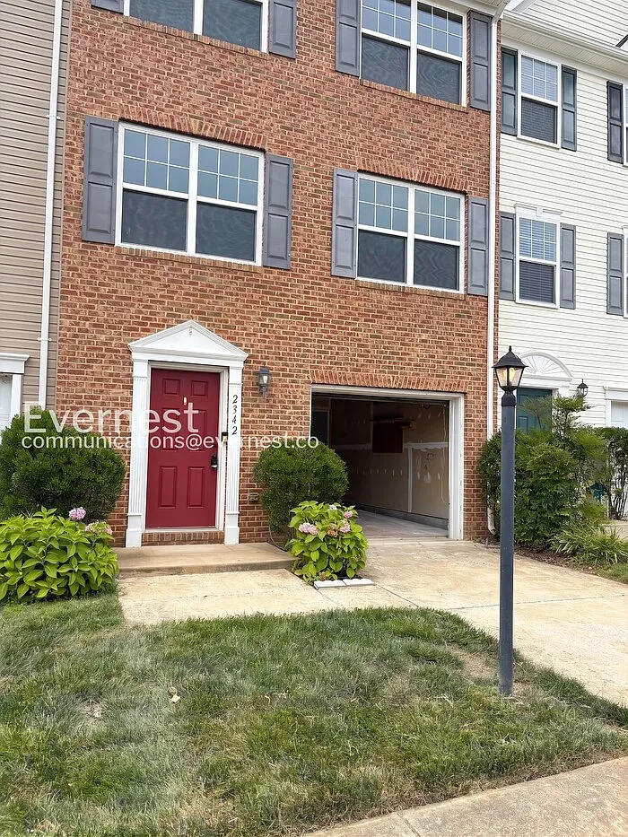 4 bed, 4.0 bath, 1824 sqft, $2,295 — Photo 1