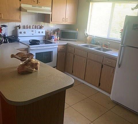 2nd image of 712/714 Gilbert Ave S