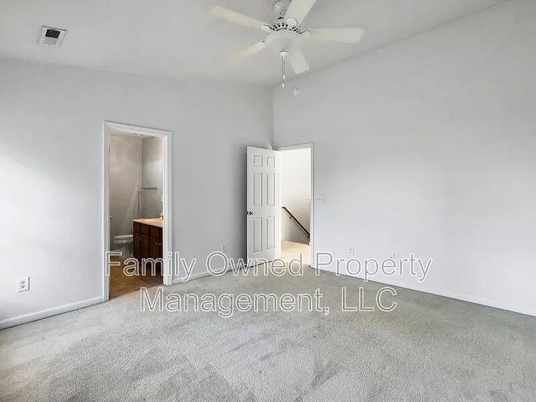 100 Salem Creek Dr — Photo 25