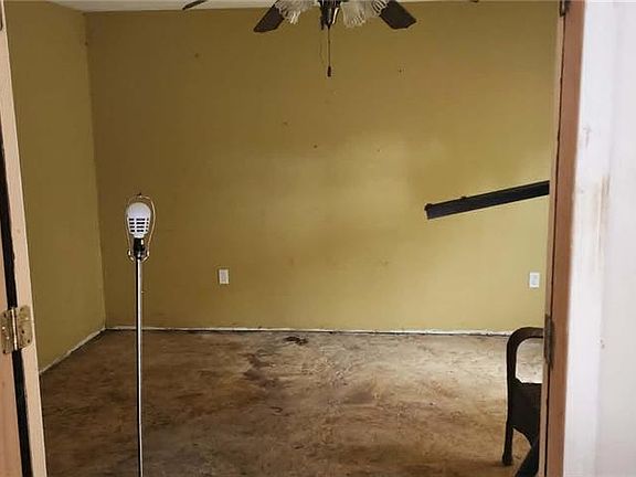 5th image of 7400 Vanderkloot Ave