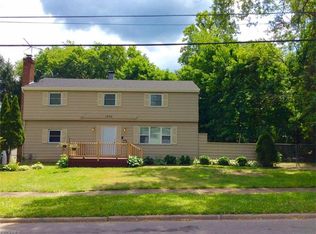 1073 Madrid Dr, Akron, OH 44313